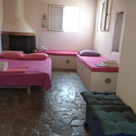 Cerigo Hilltop House Ξενοδοχείο 3*